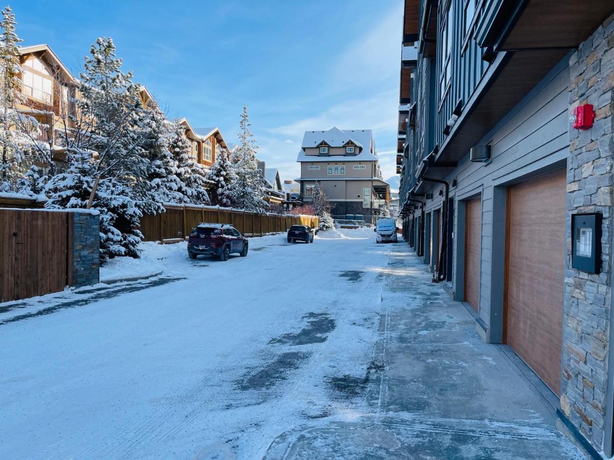 Joes Brand New 2 King Bedrooms Townhome In Canmore Exterior photo